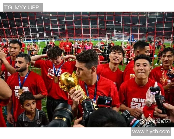 中国男足激战泰国队直播盛况引发球迷热议与期待